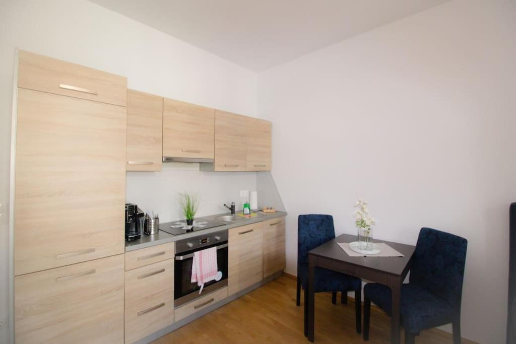 Klein & Gemuetlich L Lf15 Apartment Vienna Luaran gambar