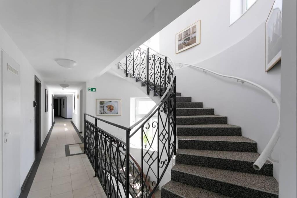 Klein & Gemuetlich L Lf15 Apartment Vienna Luaran gambar